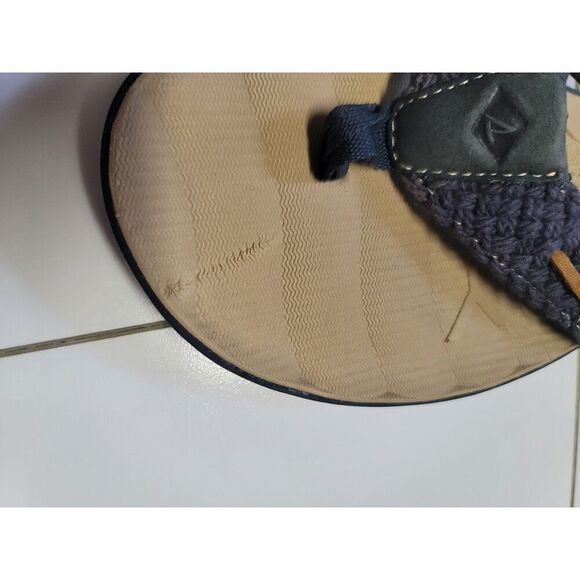 ~ Womens Sperry top sider flip flops - some damage in picture - Picture 5 of 7